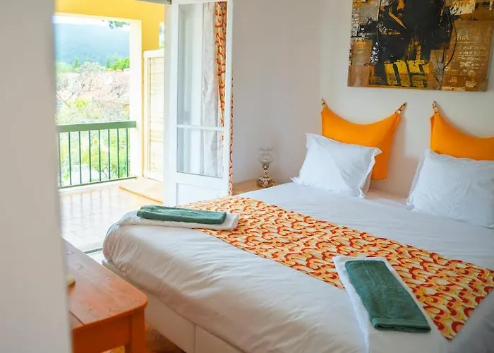 Moby Dick Colares לינה וארוחת בוקר *